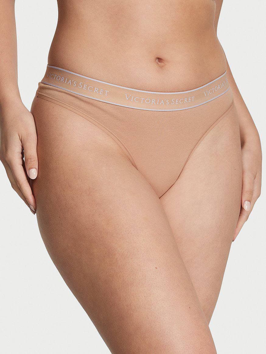 Less Clásica Nude